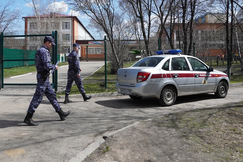 В иркутских школах после событий в Казани усилили меры безопасности.