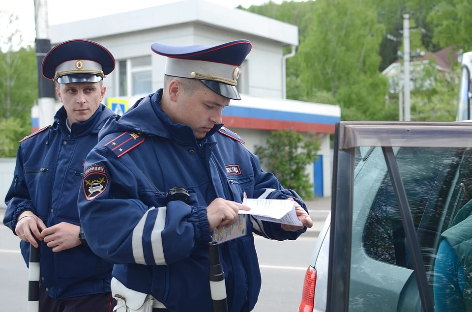 В Красноярске пьяный водитель, совершивший ДТП, хотел дать взятку полицейским в 50 тысяч рублей