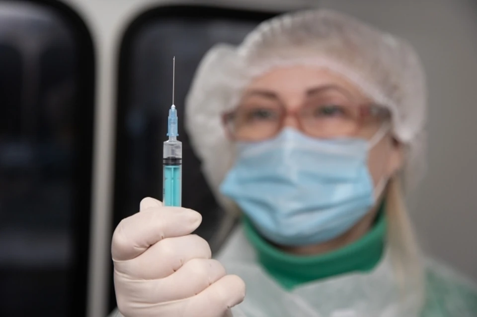 ФАС согласовала предельную цену вакцины "Спутник Лайт"