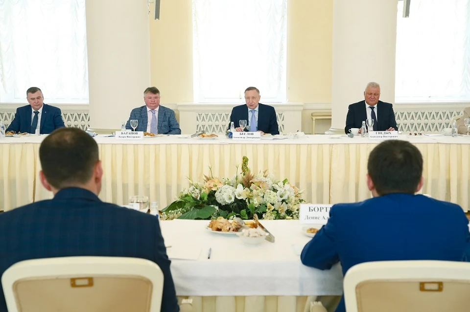 Губернатор поблагодарил бизнес за помощь городу. Фото: gov.spb.ru