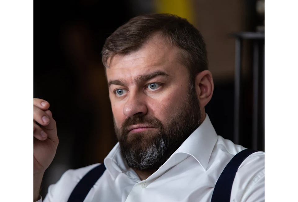 Михаил Пореченков в роли крупного предпринимателя, члена политической партии Бориса Боброва.