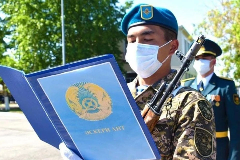 Новобранцев призвали на воинскую службу месяц назад.