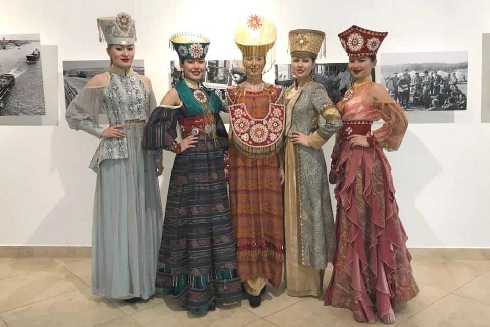 Общую экспозицию сибирских городов откроют культурной программой. Фото предоставлено Хакасским народным театром моды «Алтыр».