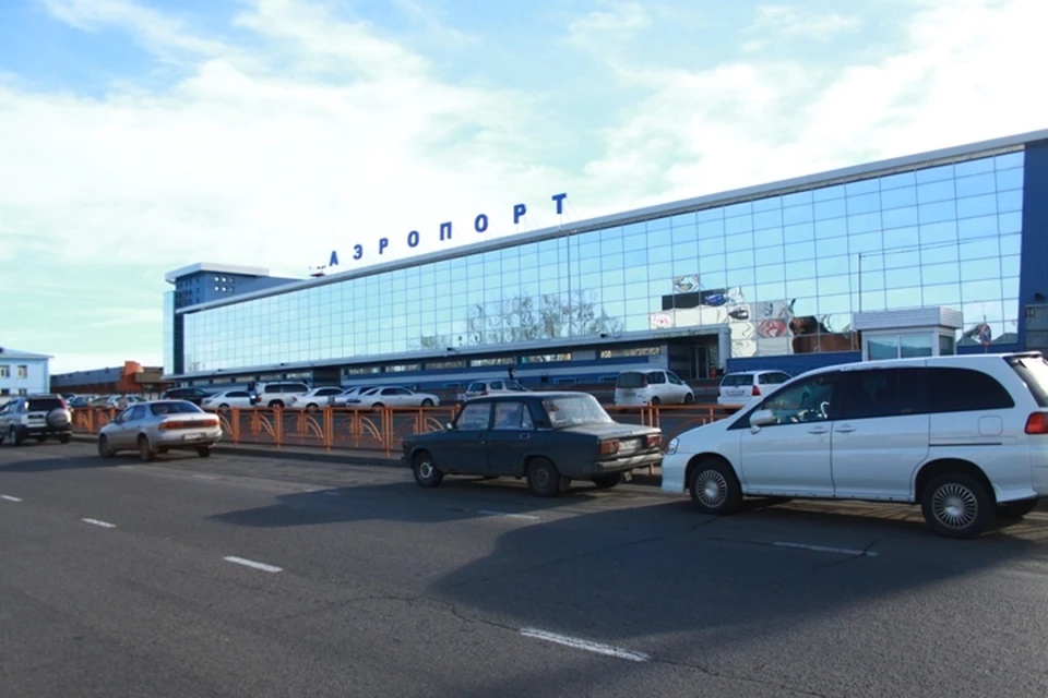 Взлетно-посадочную полосу ремонтируют в аэропорту Иркутска