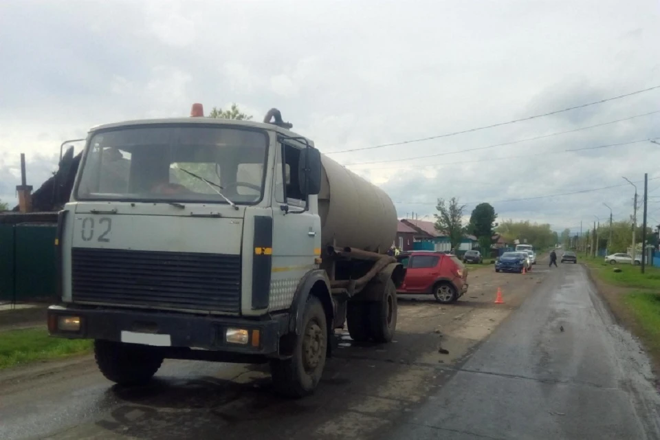 Пьяный автомобилист спровоцировал ДТП с грузовиком и легковушкой в Тайшете
