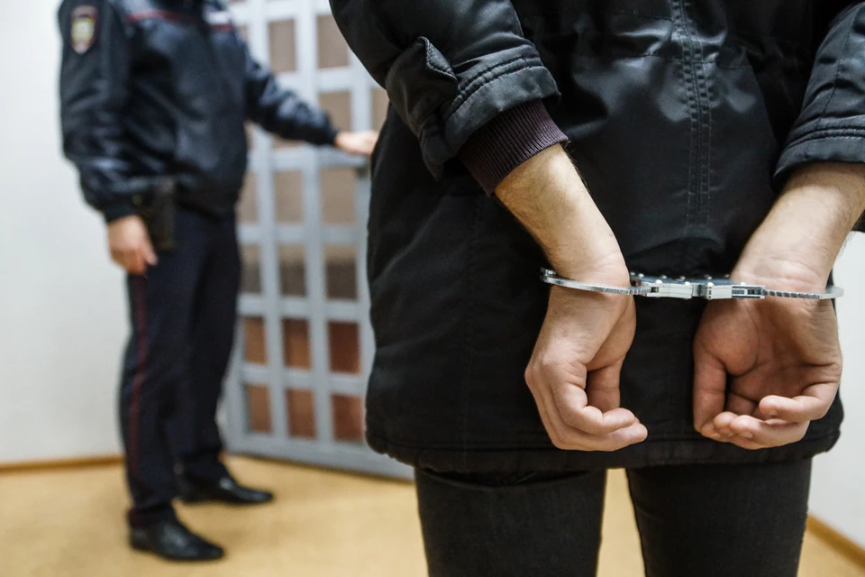 Первые 3 с половиной года он проведет в тюрьме, а потом свой срок он досидит в колонии строгого режима