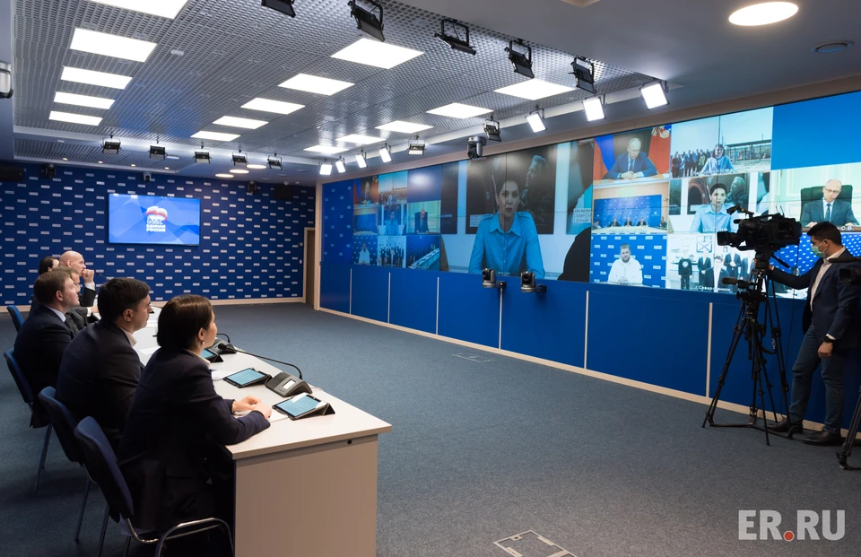 Встреча Президента РФ с общественниками - победителями предварительного голосования.