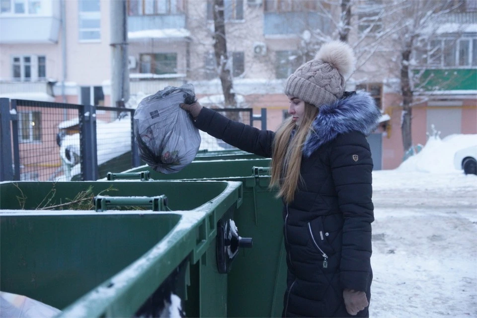 В Тверской области, чтобы сбегать за новой бутылкой спиртного, парни сдали в металлолом контейнер.