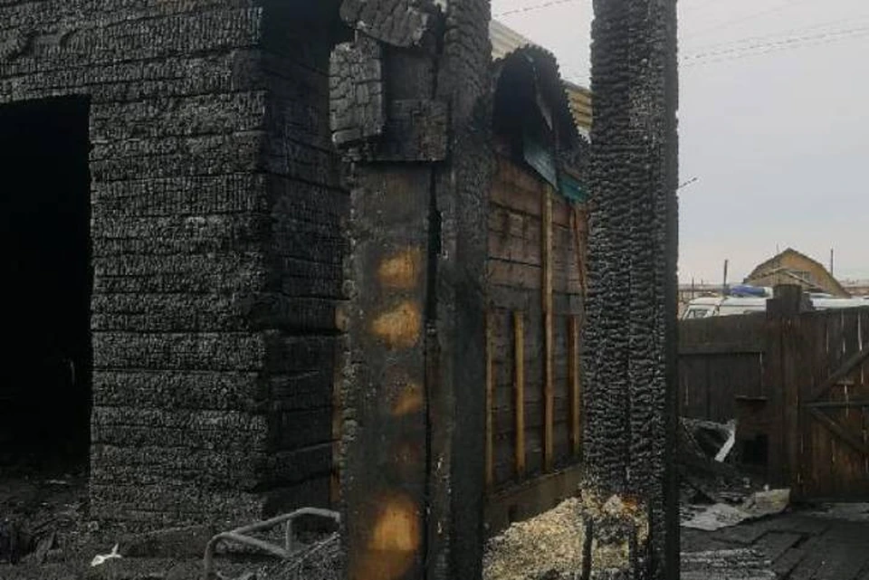 СК о пожаре с тремя погибшими в Тайшете: 24-летний парень пытался спасти своих детей. Фото: прокуратура Иркутской области.