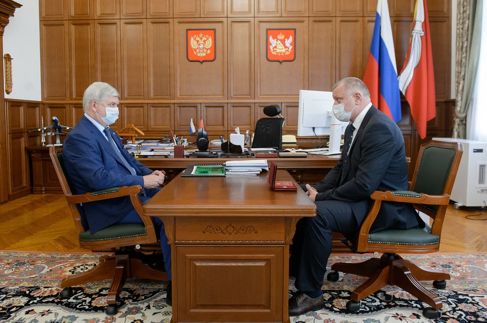 С решением Владимира Кадурина оставить пост руководителя департамента губернатор спорить не стал.
