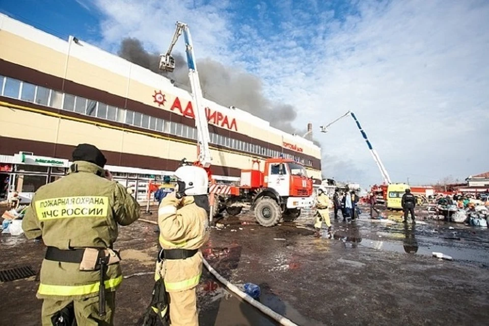 Страшный пожар в ТЦ «Адмирал» произошел 11 марта 2015 года, на нем погибли 19 человек и еще 61 пострадал.