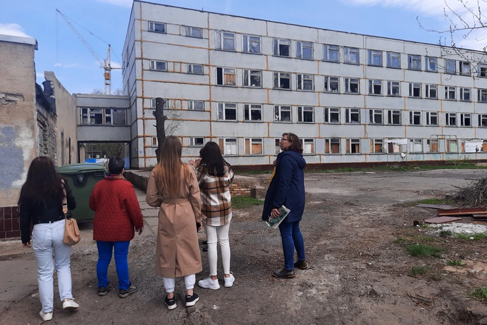 Сами обратились в региональное отделение партии, а затем выступили в качестве проводников.