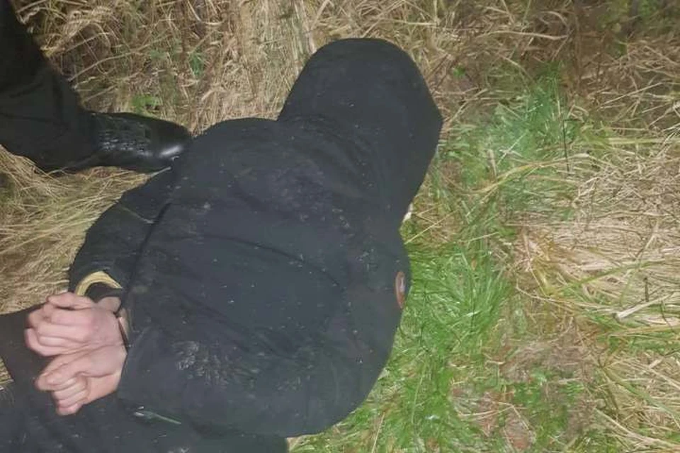 Подозреваемых задерживали при поддержке полицейского спецназа.