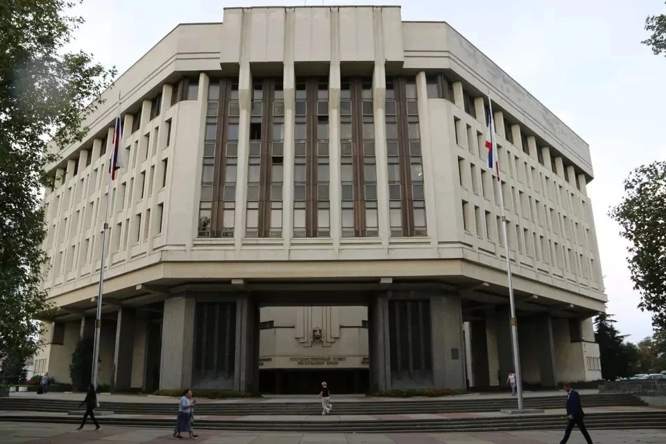 Мероприятие транслируют телеканалы «Первый Крымский», «Крым 24» и «Миллет», а также «Радио Крым».