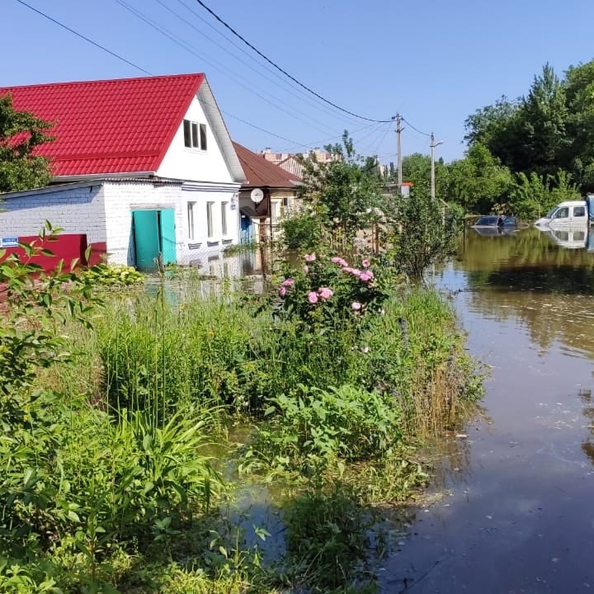 В Воронеже из-за коммунальной аварии затопило пять домов и 12 участков -  KP.RU