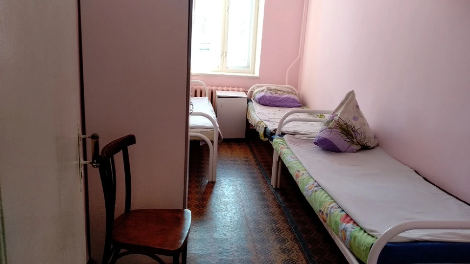В больницах и стационарах с COVID-19 и пневмониями находится 978 человек
