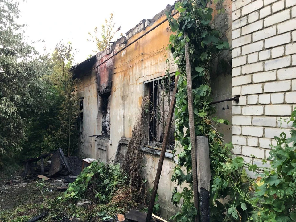 Поселок зоринский 1. Поселок зоринский саратовская область. бесхозных жилых помещений. бесхозное жилье запорожская область. ейск заброшка после пожара.