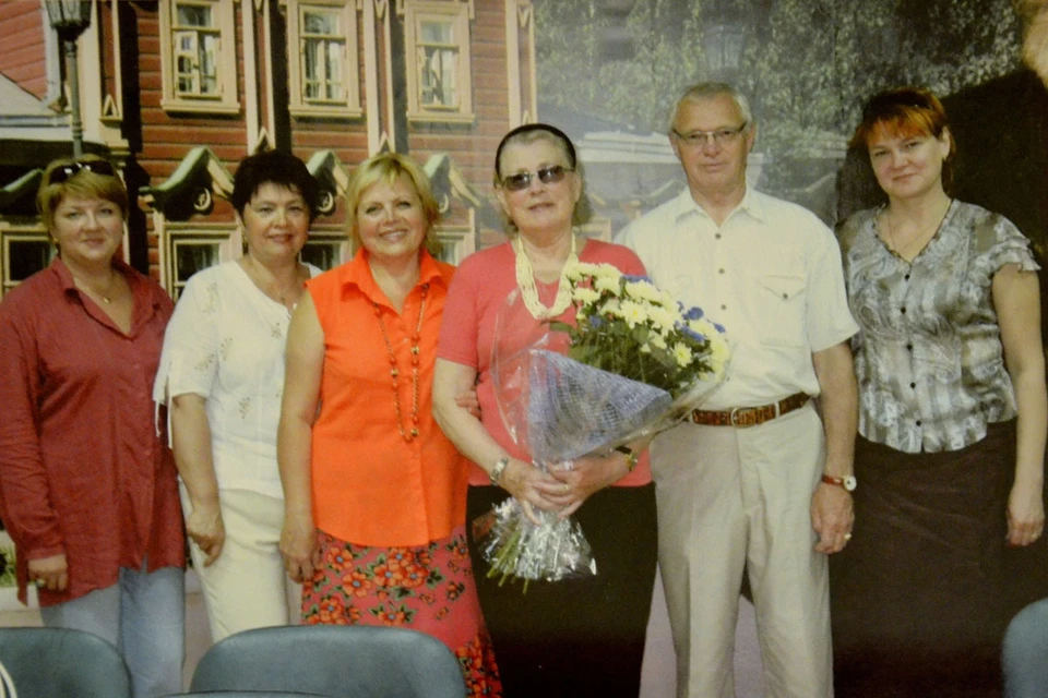 Мария Владимировна (в центре) в рязанском музее Павлова.