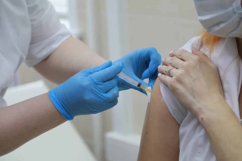 Мурашко: более 21 миллиона россиян вакцинировались от коронавируса первым компонентом