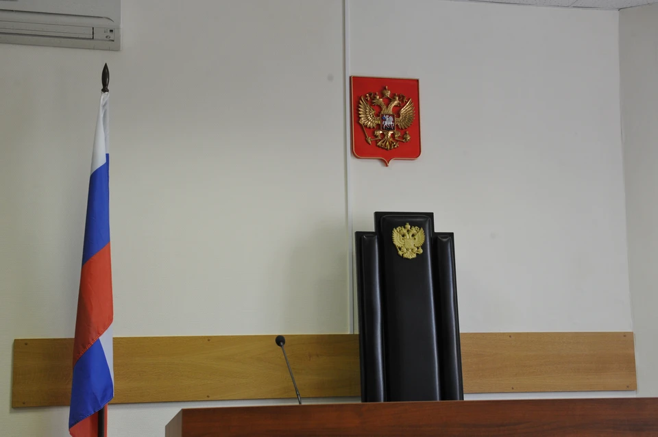 По апелляционному представлению прокурора семьи двоих учеников выплатят компенсацию.
