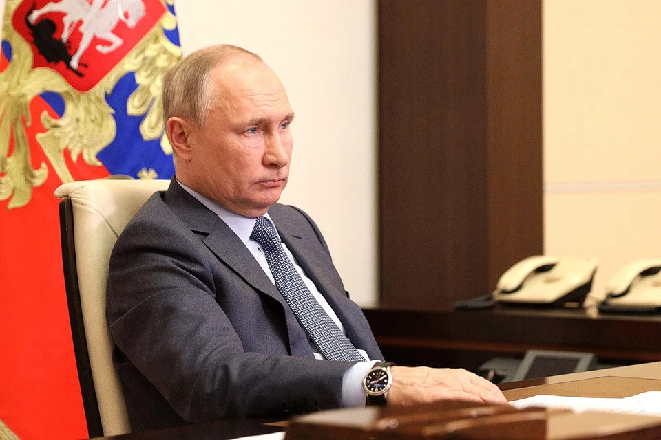 Владимир Путин заявил, что ограничительные меры в регионах нужны, чтобы избежать локдауна