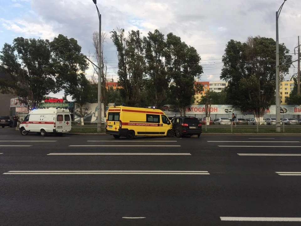 ДТП произошло вечером рядом с ТЦ "Империя" на Московском шоссе. Фото: ГУ МВД по Самарской области