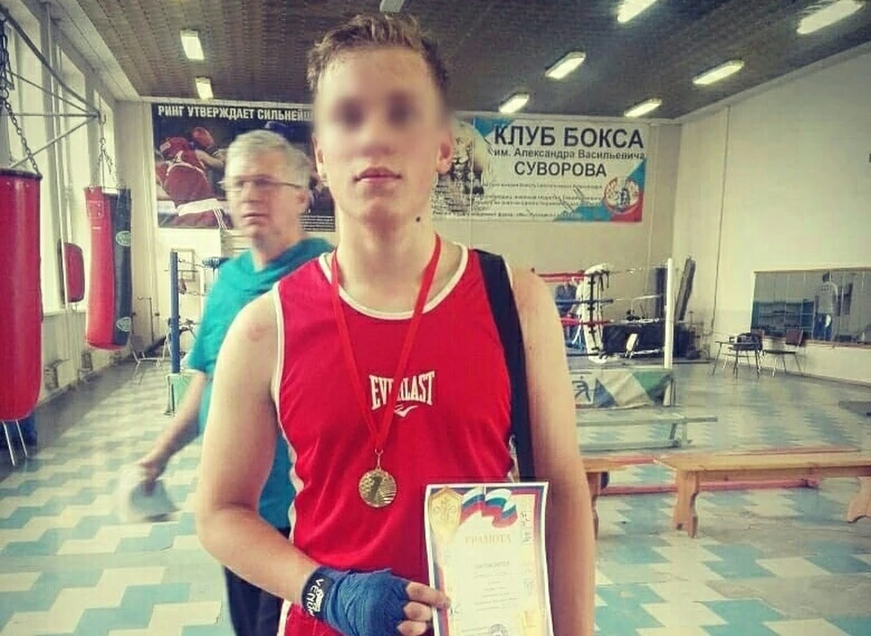 Денис (имя изменено) профессионально занимается боксом.