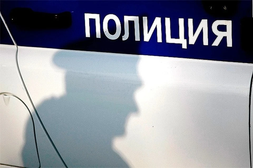 Полицейские не нашли у него каких-либо взрывных устройств.