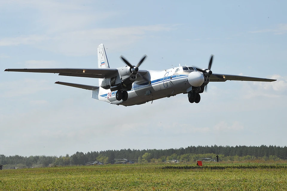 Взлет самолета Ан-26, Оренбургская область.