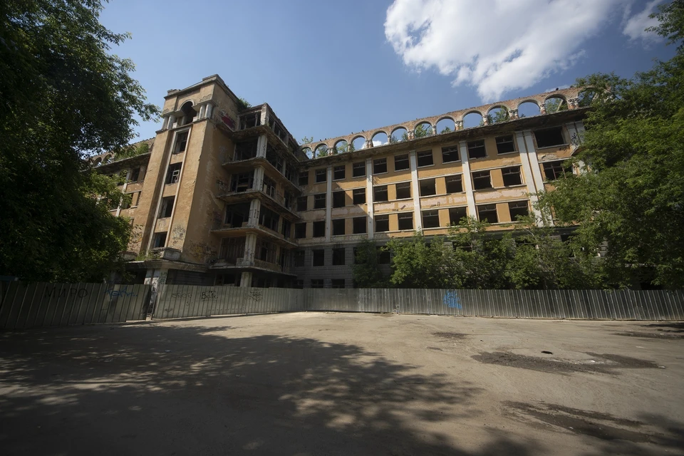 На месте заброшенной больницы планируют построить многофункциональный медицинский центр