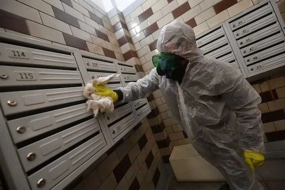 В Иркутске ежедневно дезинфицируют до 800 подъездов