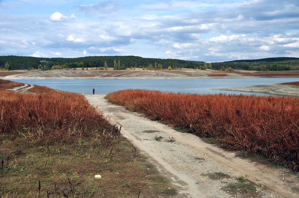 С одной стороны, стихия восполнила недостаток воды в Крыму, с другой – нанесла серьезный ущерб региону.