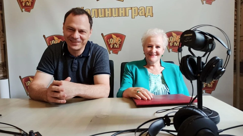 Дмитрий Новиков и Людмила Осипова в студии радио «Комсомольская правда Калининград».