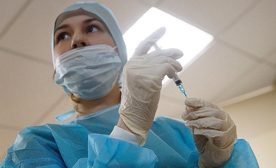 За неделю первую прививку сделали 43 тысячи человек, еще почти 12,7 тысячи закончили курс.
