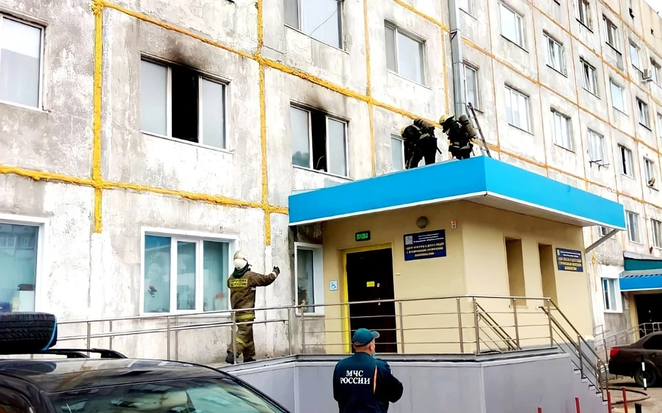 На пожаре в Сургуте от едкого дыма чуть не задохнулись 30 человек Фото: ГУ МЧС России по ХМАО-Югре