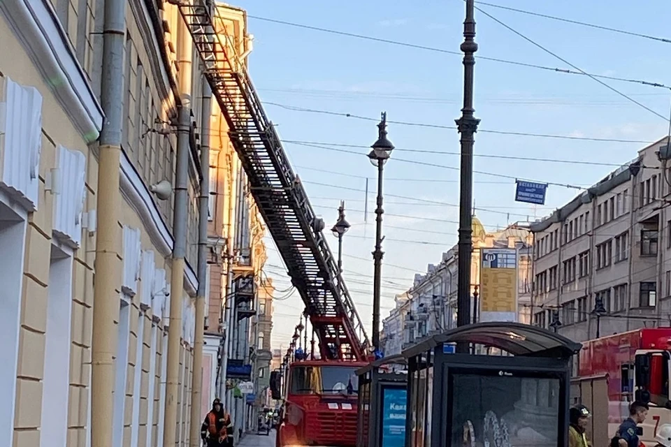 На Невском проспекте горела коммуналка. Фото: vk.com/spb_today