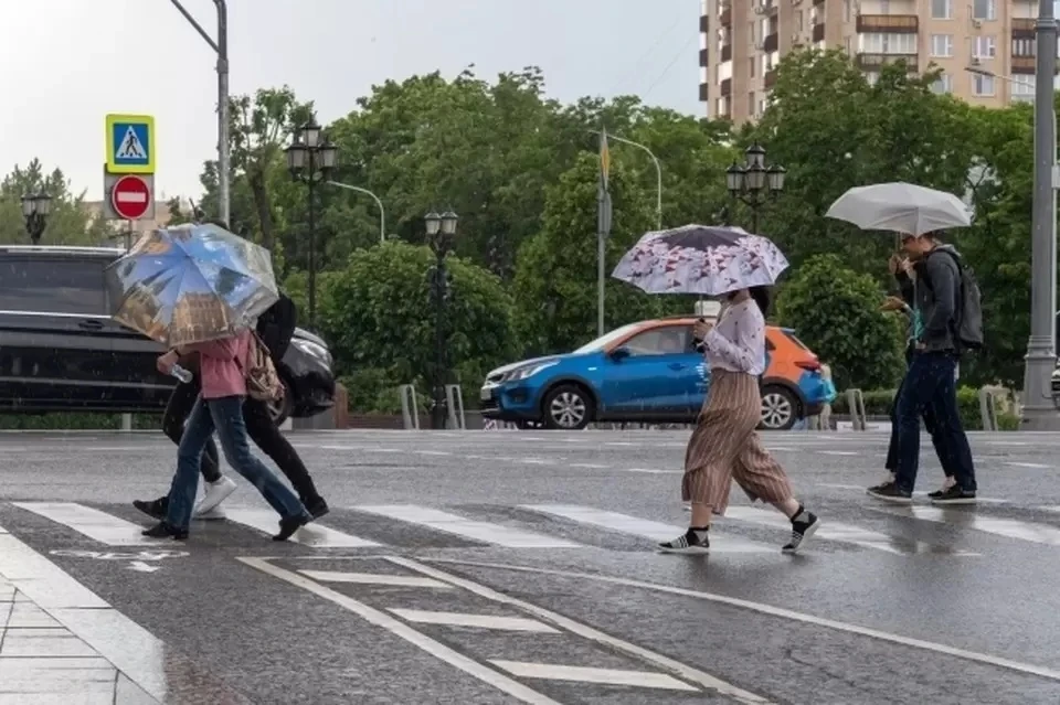 На полуострове в силе штормовое предупреждение