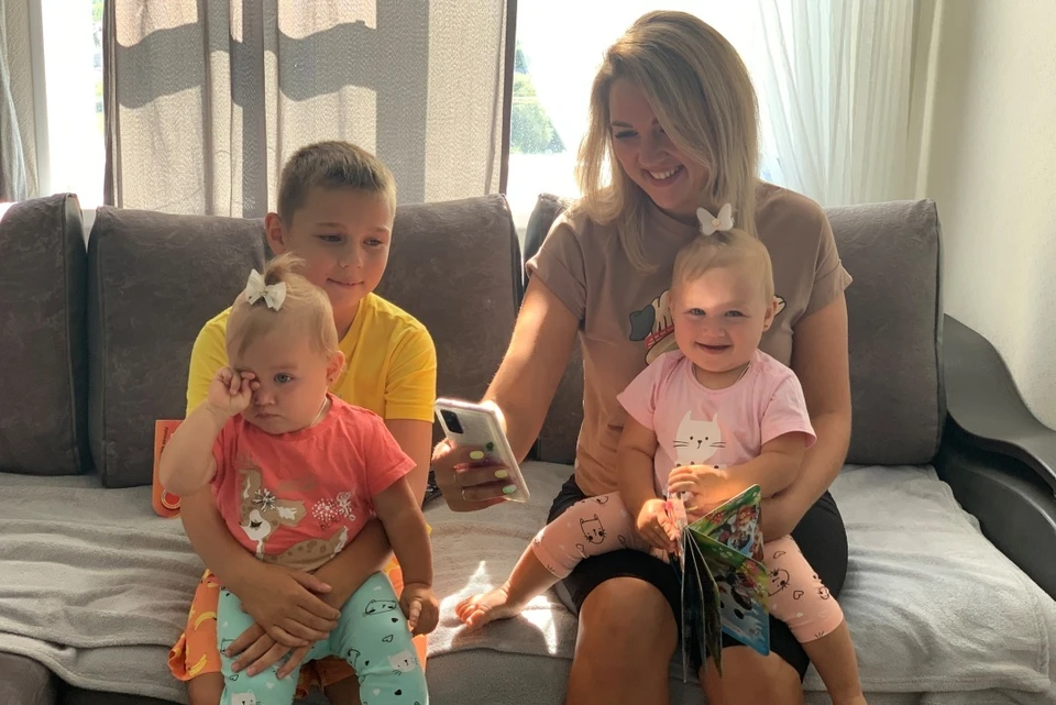 Екатерина Бушеева - мама троих детей - часто пользуется интернетом