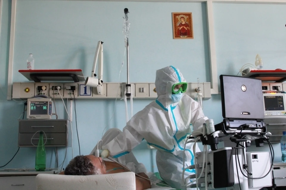 Больницы переходят в "красную зону"