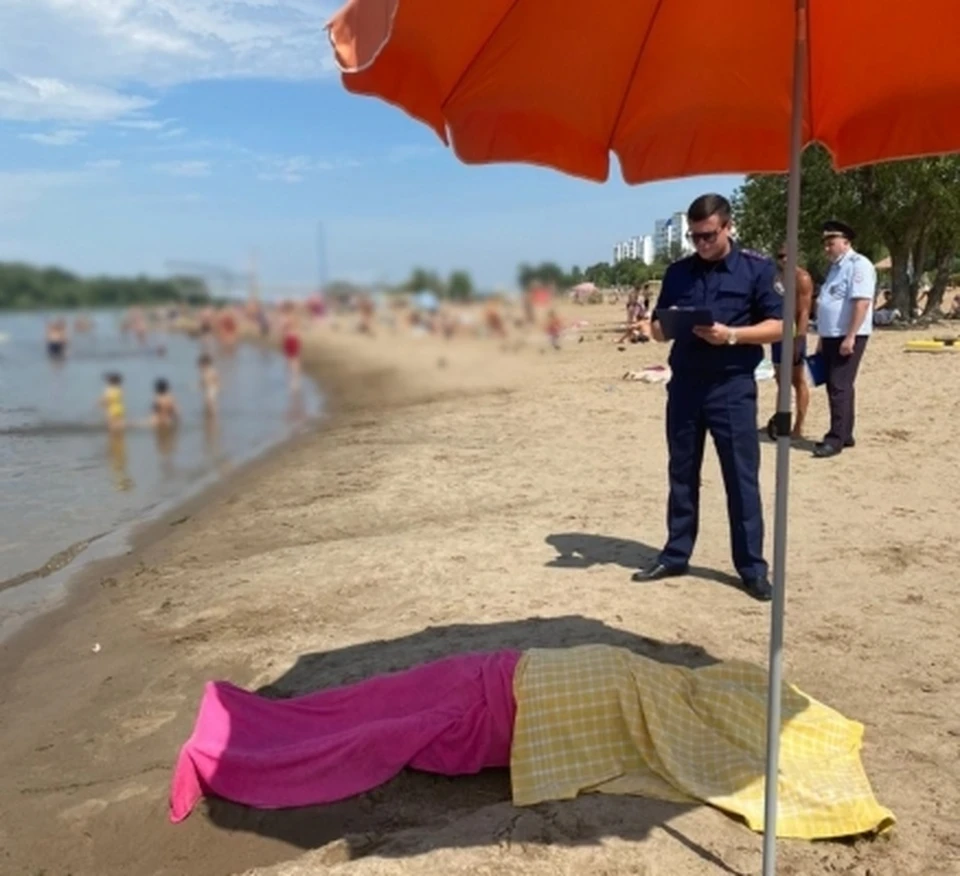 Мужчина утонул, купаясь на пляже в Энгельсе
