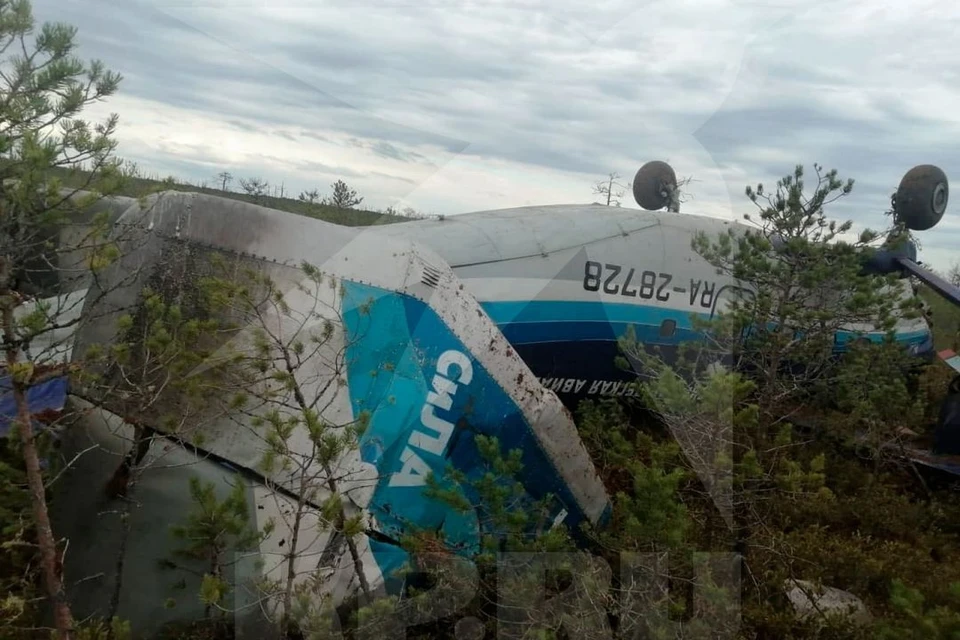 Публикуем фото аварийной посадки самолета Ан-28 Кедровый-Томск 16 июля 2021.