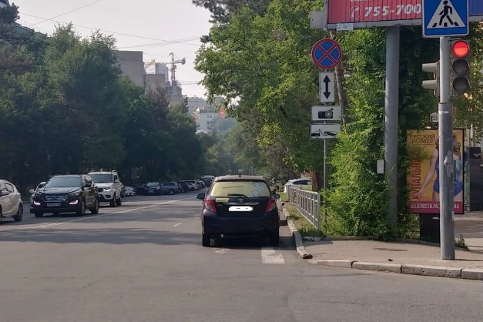 Иномарка сбила женщину на «зебре» в Хабаровске