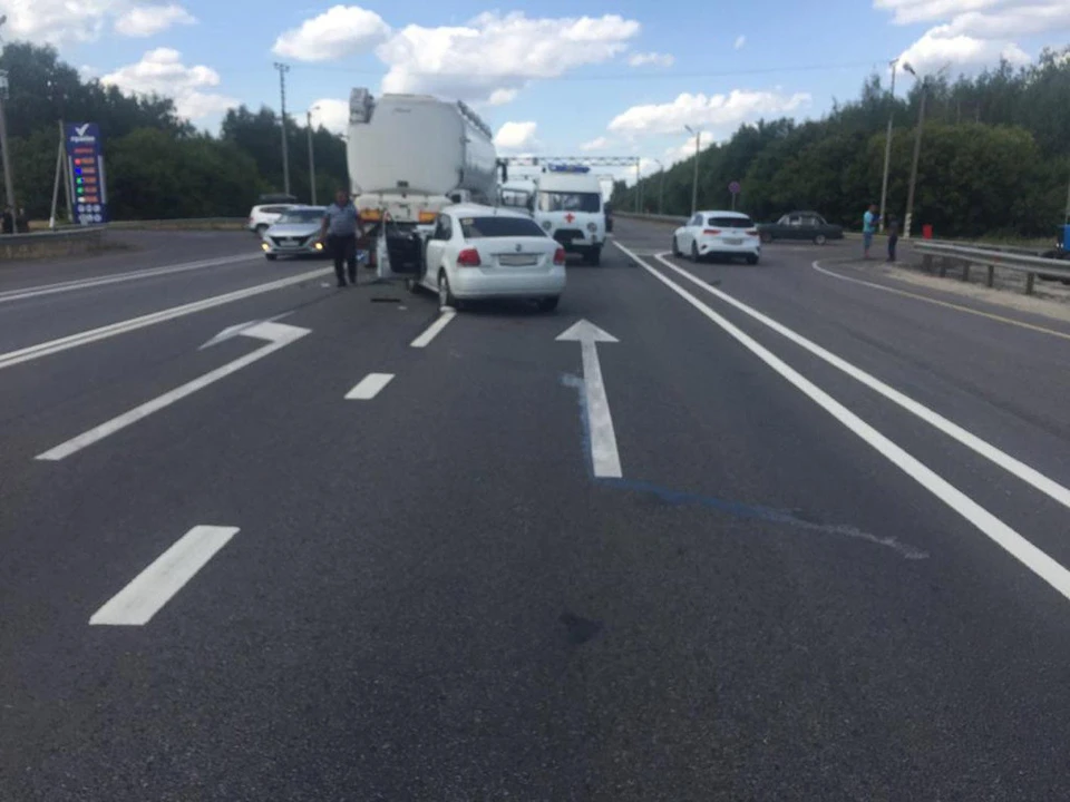 Женщина протаранила прицеп большегруза