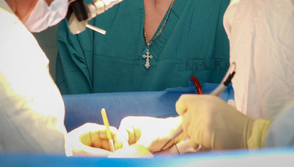 Иркутские хирурги экстренно прооперировали малыша, проглотившего магнитные шарики