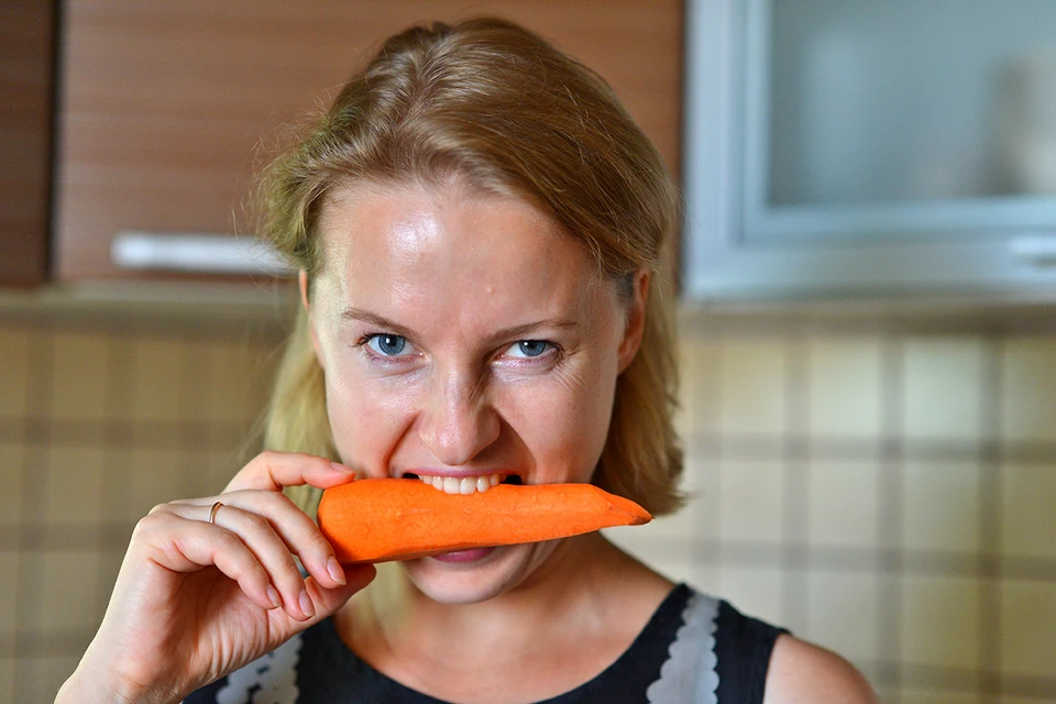 Морковь в российских магазинах по цене не уступает экзотическим фруктам.