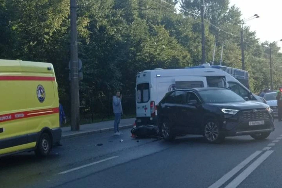 Джип сбил мотоциклиста на Малом проспекте ВО