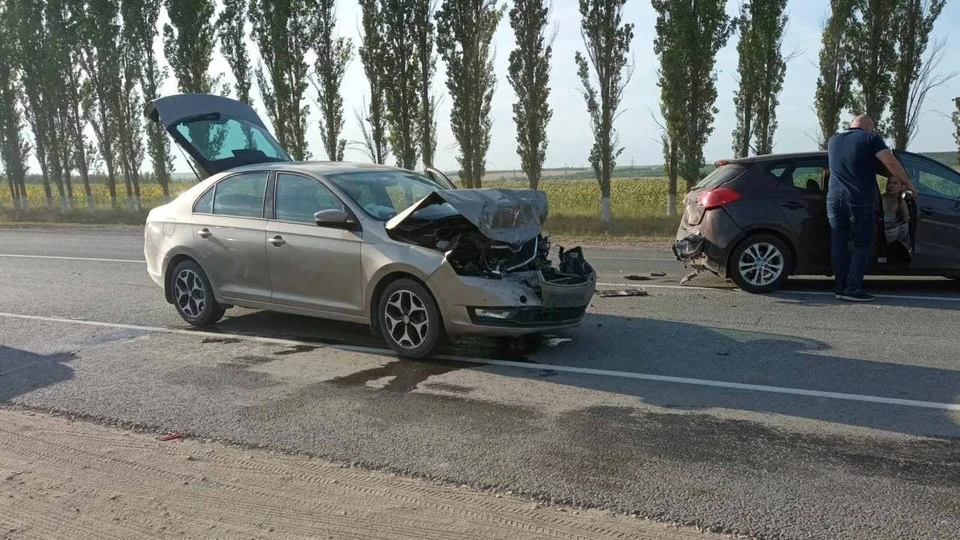 Авария, в которой пострадали трое детей и женщина