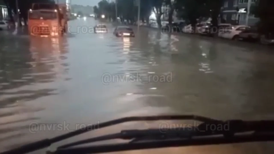 ливень в августе. ливень в августе. начинается дождь. ливень в августе. питер дождь.
