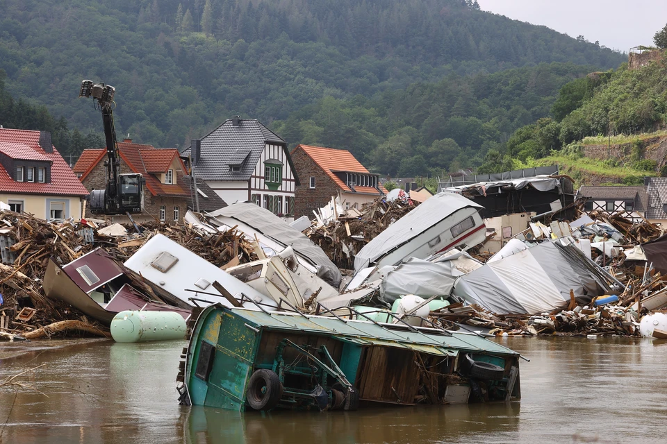 Изменения климата из-за плохой экологии стало причиной наводнений в Германии и Австрии после проливных дождей летом 2021 года.