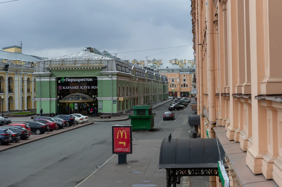 Думская вермишель. Думская улица. Думская дом 13. Варламов Думская Питер. Думская улица Питер ночью.